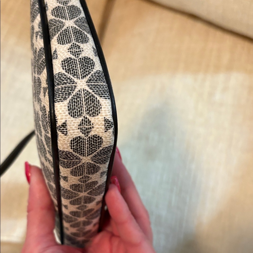 Kate Spade Black and Cream Clover Shoulder Bag - Picture 6 of 12